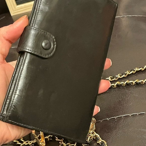 Vintage Chanel CC Logo Bifold  patent wallet (WOC)  24K GHW - Picture 7 of 17